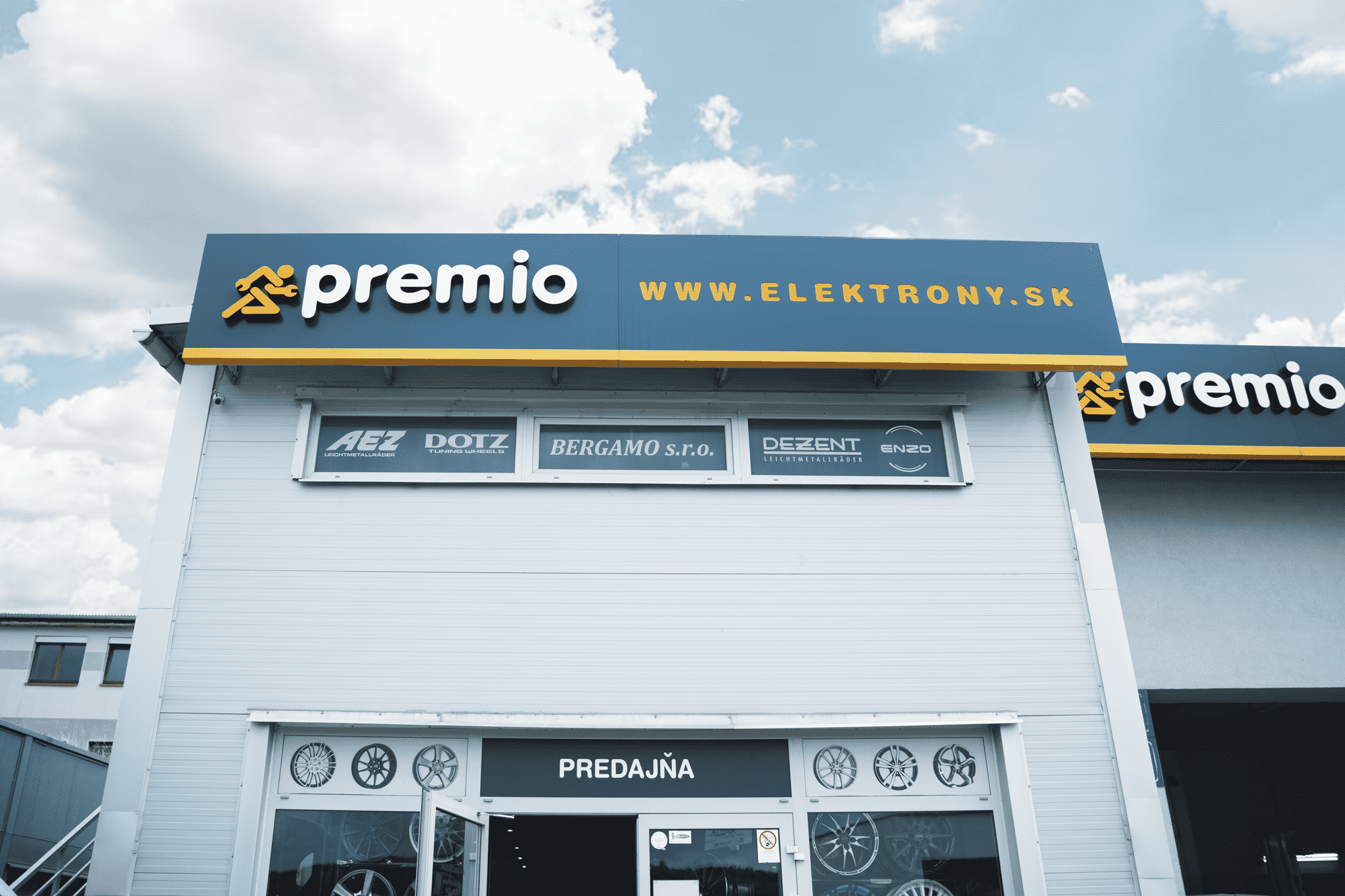 Elektrony.sk – exteriér 1