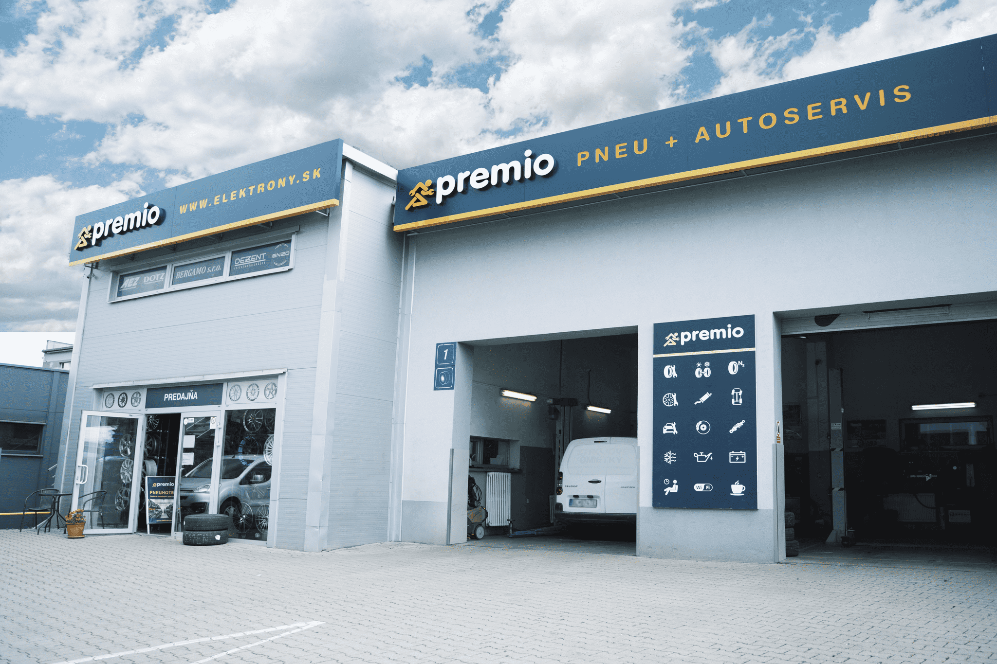Elektrony.sk – exteriér 3