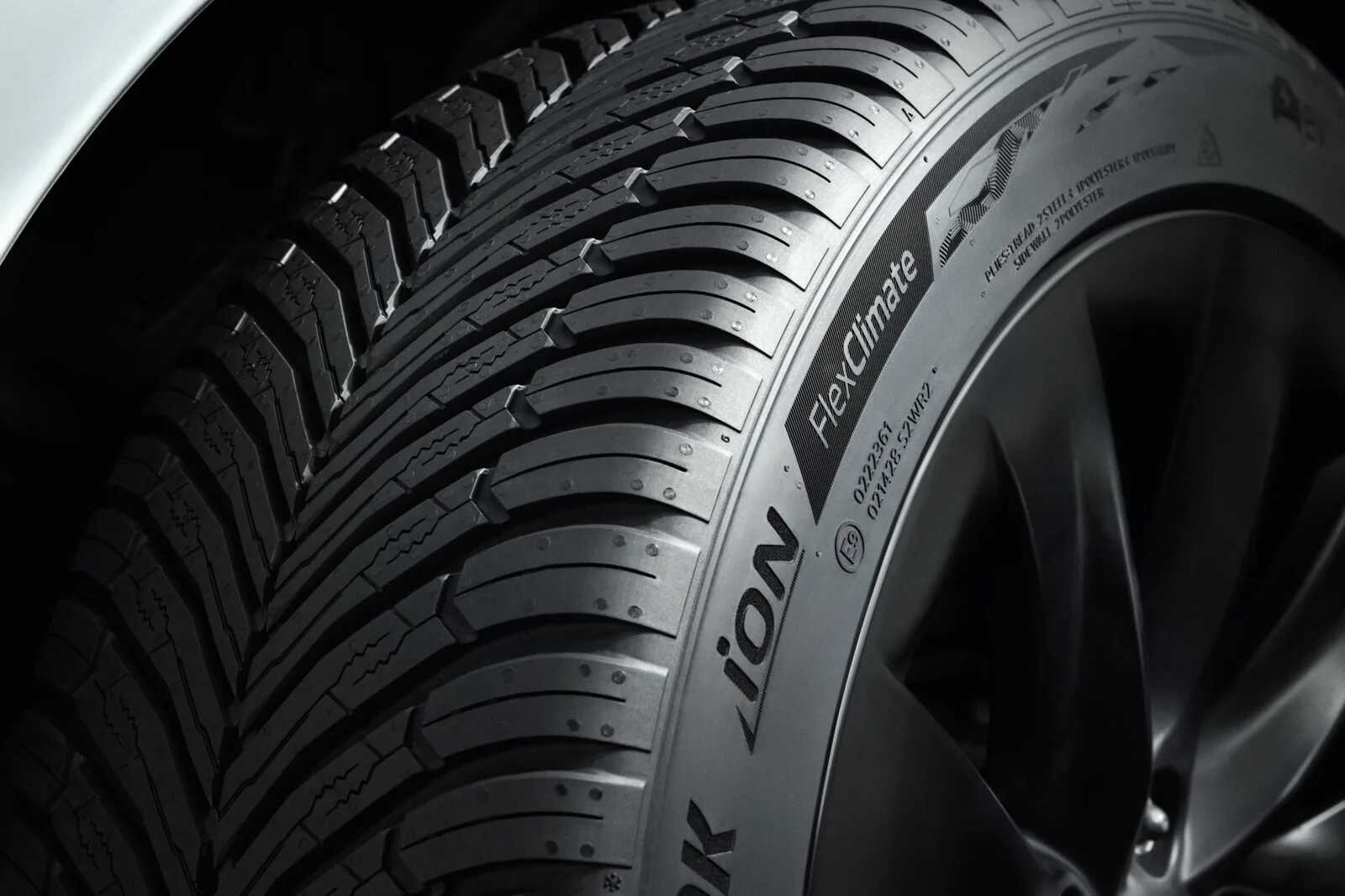 Detail bočnice a dezénu pneumatiky Hankook iON FlexClimate